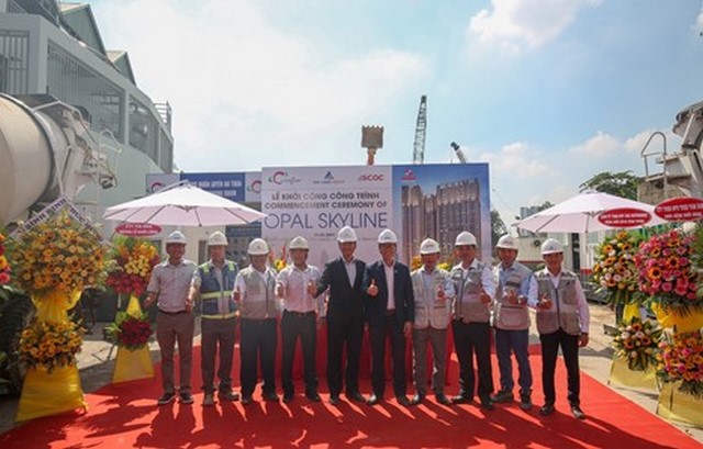 03/03/2021 – Đất Xanh Group tiến hành lễ khởi công xây dựng công trình “Khu Căn Hộ Cao Cấp Opal Skyline”