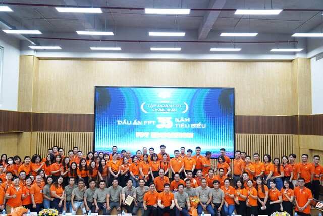 Congratulations to FPT Education on receiving the "The typical mark of FPT's 35 years" title